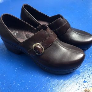 Like new Dansko clogs